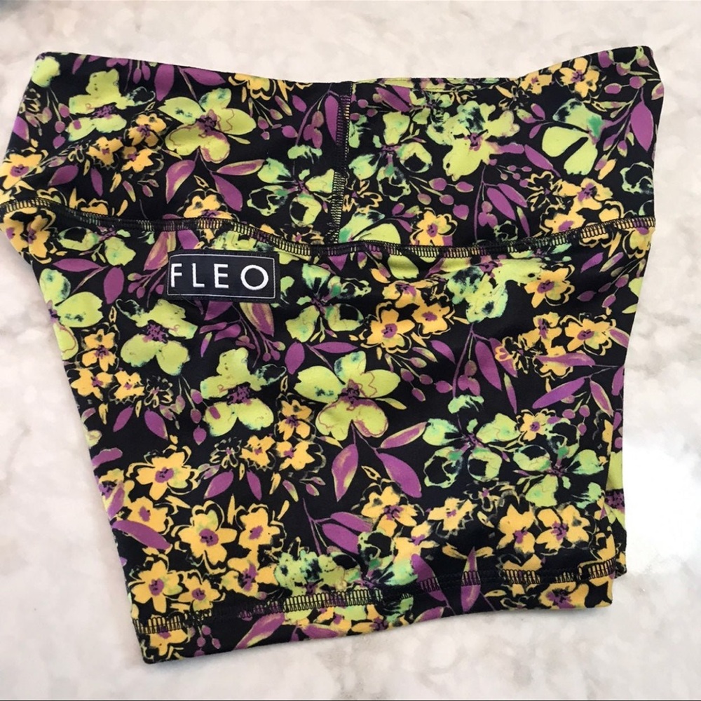 Fleo power high rise AT NIGHT medium shorts - Picture 3 of 4